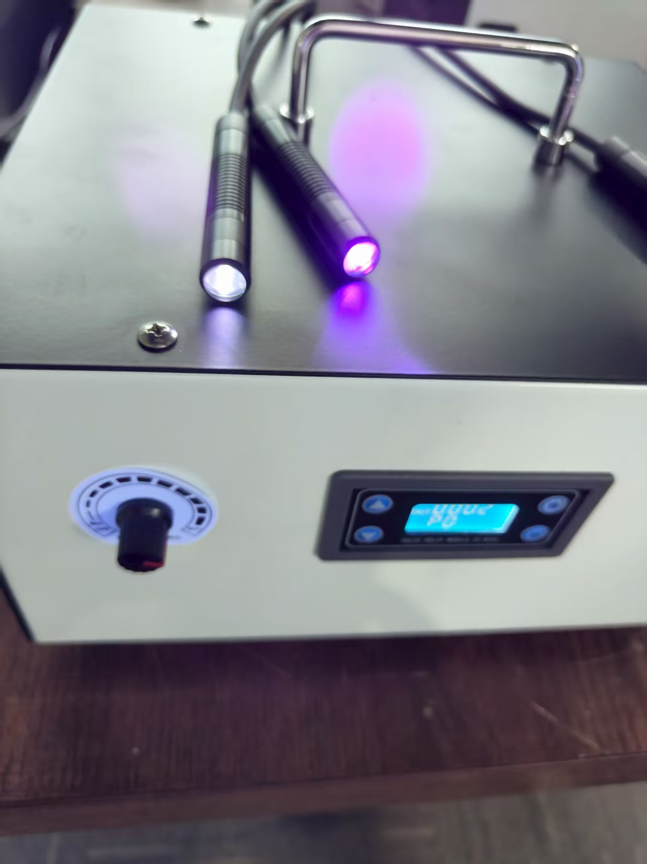 JLKDGY 4-Kanal-UV-LED-Punkthärtungssystem (12.000 mW/cm²)
